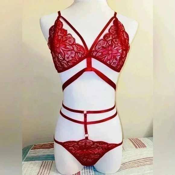 ๐ Cherry ๐ Red ๐ Sexy Lace Set for Modeling or just a Fun ๐คฉ๐๐๐ - Picture 4 of 11